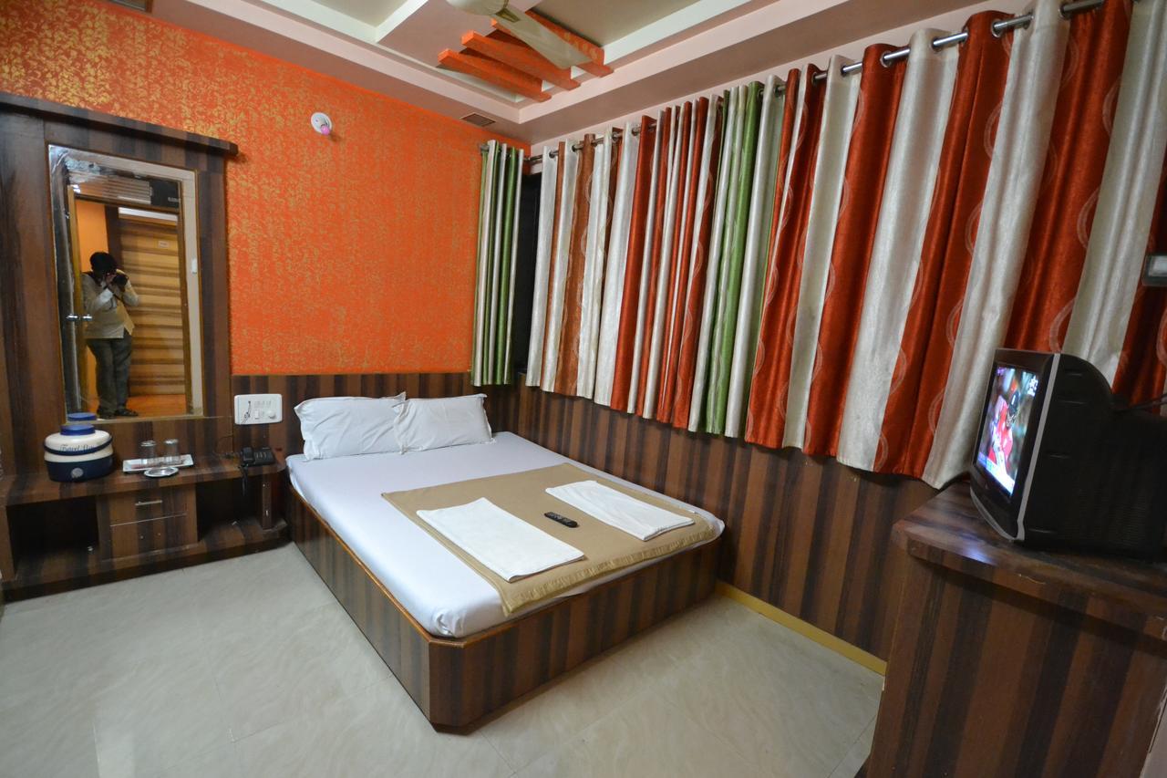Hotel Sai Hari Prasad שירדי מראה חיצוני תמונה